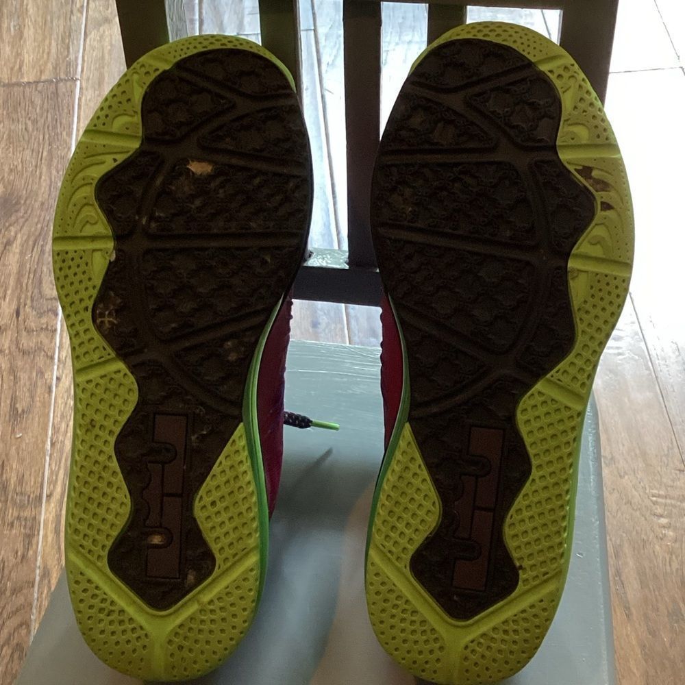 low cut lebron shoes